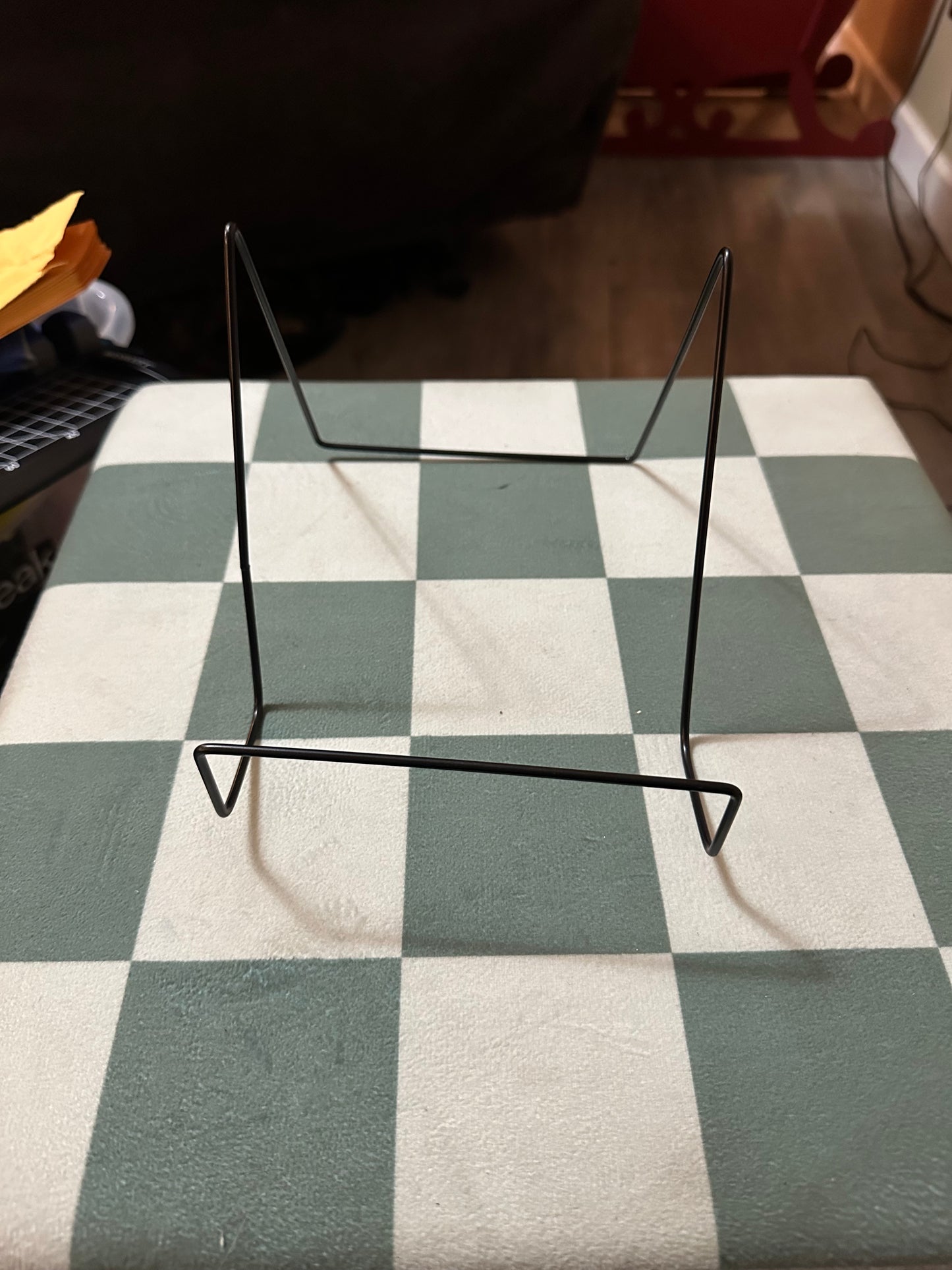 Phone/ipad stand